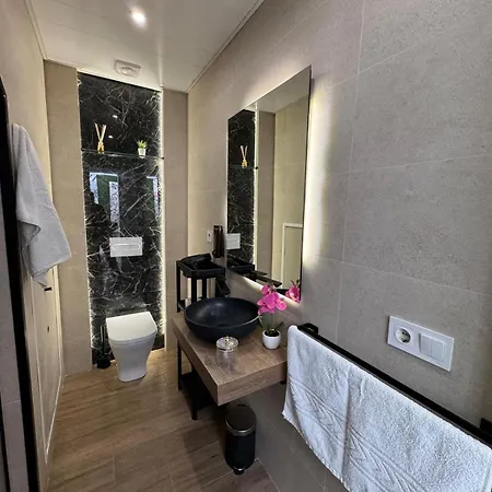 Homestay Casa Secunda Romar